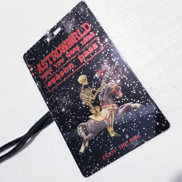 Sz Large - Travis Scott Astroworld Season Pass T-shirt - Black - w/ lanyard NEW - Picture 6 of 9